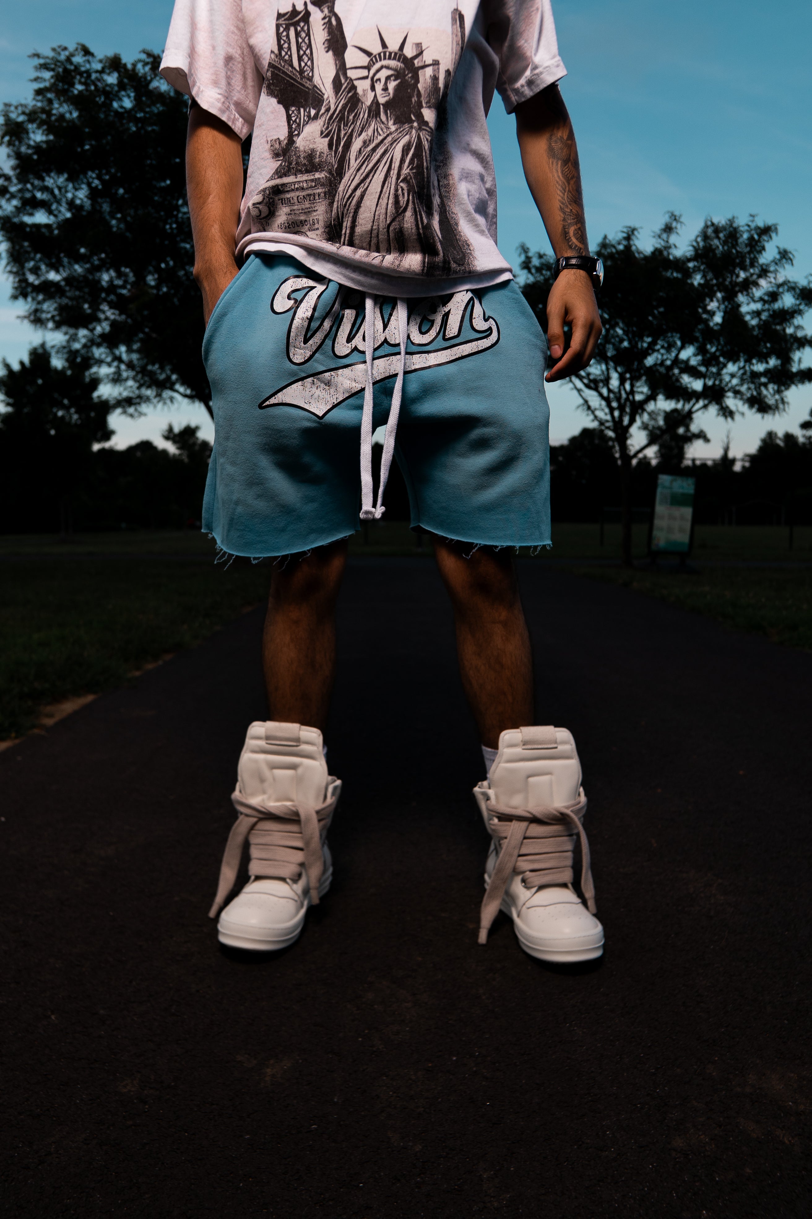 VISION SHORTS BABY BLUE